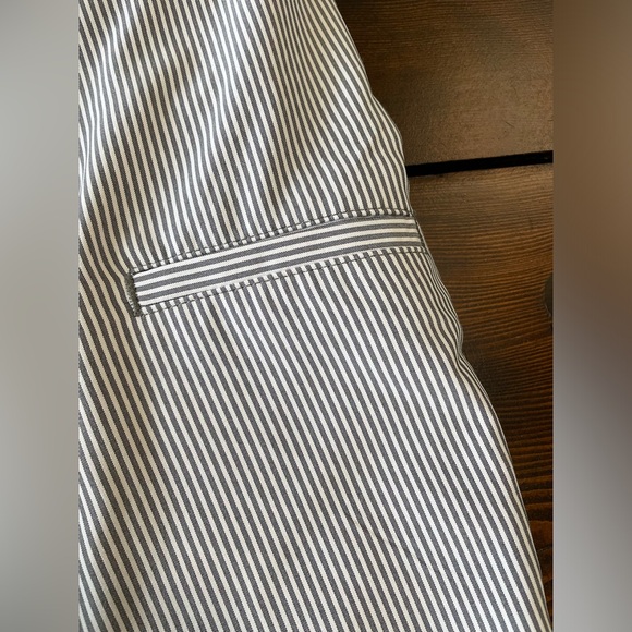 Men’s lightweight golf shorts, gray/white striped, with pockets. Size 38. EUC! - Picture 6 of 11